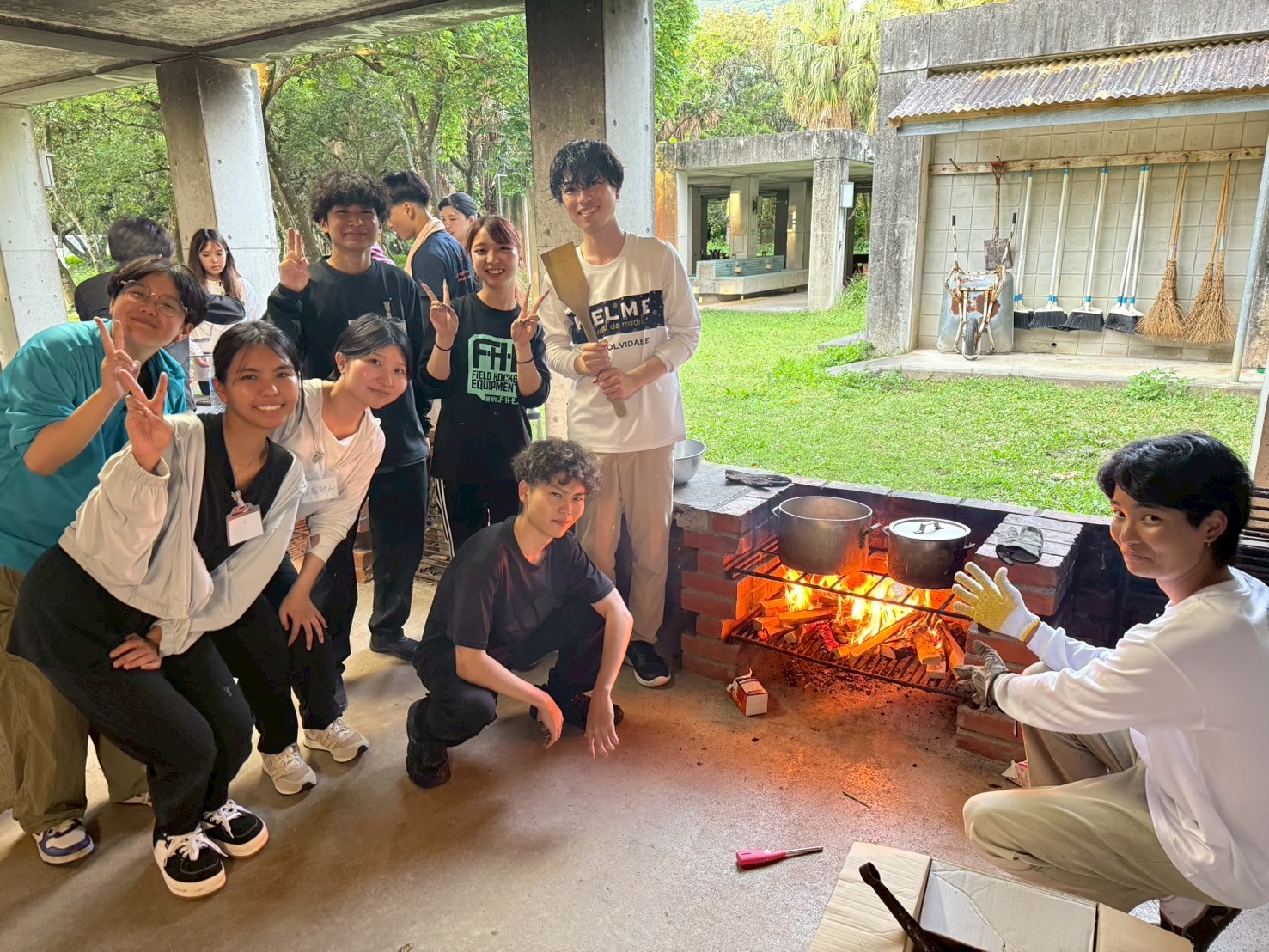 火起こし体験と野外炊飯運営